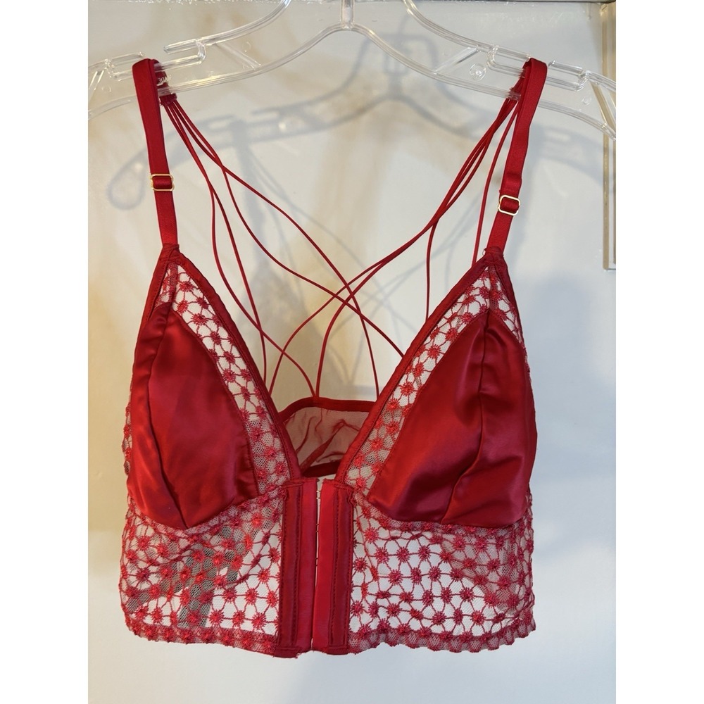 VICTORIA'S SECRET Red‎ Satin & Lace Bralette M Valentine's Day Sheer Sexy